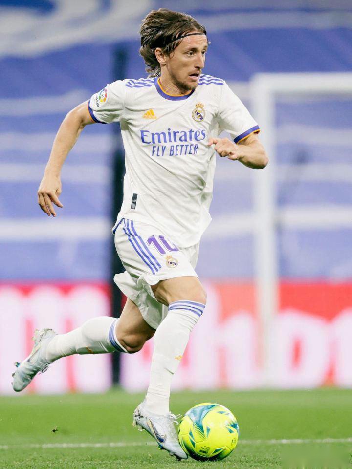 LPL黑马夺冠成功！Tarzan火影四杀，五年生涯终圆梦，BLG全面溃败