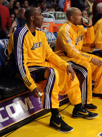 场上为国出 场上为国出